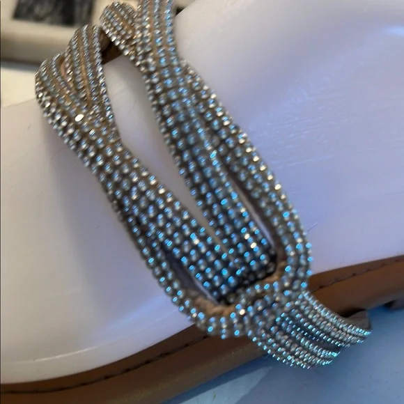 Rouge! Gold and Silver Sandals with Metallic Floral Design - Picture 8 of 12